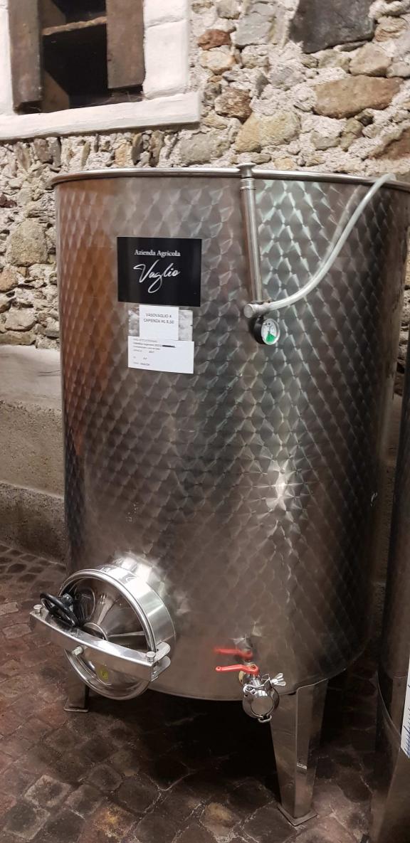 fusto in acciaio inox per la fermentazione del vino